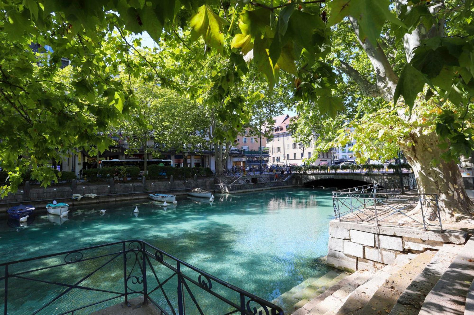 Royalement Bien ! Hyper-Centre - Wifi - Netflix - Disney Plus Annecy Exterior photo